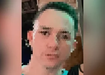 Médico suspeito de matar namorada adolescente se entrega à polícia