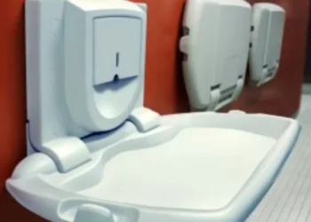 Bebê cai de trocador em creche de SC e caso é investigado pelo Ministério Público