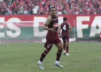 De volta ao campo, Lohan celebra recuperação e projeta retorno no Canindé