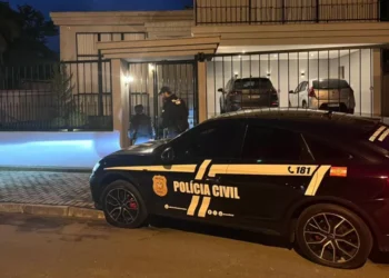 Operação da Polícia Civil combate venda clandestina de anabolizantes em SC e SP