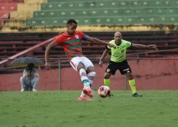 Para capitão da Portuguesa, clássico contra o Corinthians pelo Paulista Sub-20 exige “pés no chão”