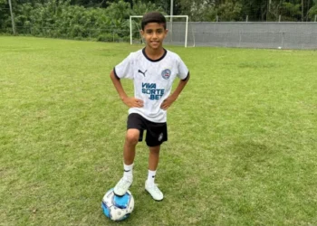 Menino de 9 anos, de Timbó, é aprovado para a base do Esporte Clube Bahia