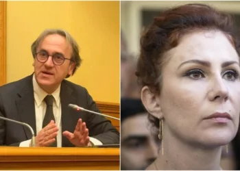 Deputado italiano pede extradição e revogação de cidadania de Carla Zambelli