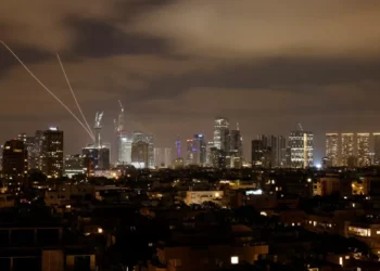 Irã anuncia ataques contra Israel ‘sem interrupção até o amanhecer’