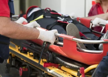 Trabalhador tem mão esmagada em máquina durante expediente em Gaspar