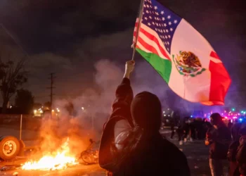 Protestos contra deportações em massa promovidas por Trump se espalham pelos EUA