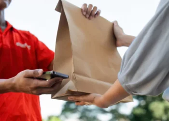 Procon SC alerta que cobrança de valor mínimo em delivery é ilegal