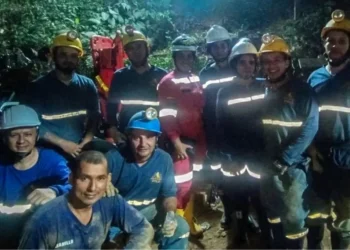 Trabalhadores saem com vida de mina na Colômbia após operação de resgate de mais de 12 horas