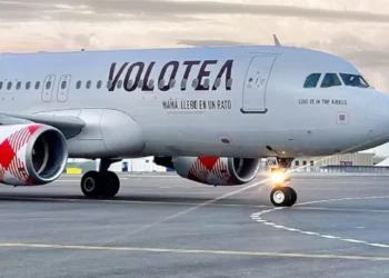 Homem morre ao ser sugado por motor de avião na Itália após entrar em área restrita