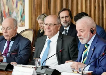 Governo federal deve publicar até terça-feira decreto para responder tarifa de Trump