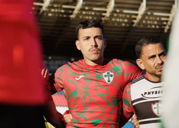 Cauan enaltece jovens e explica entradas de Keven e De Paula na vitória da Lusa