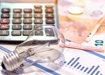 Contas de luz terão nova alta em agosto com bandeira vermelha nível 2