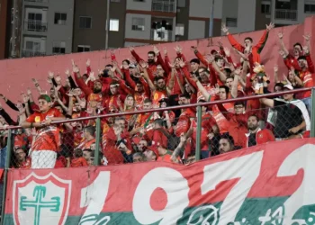 Portuguesa dobra número de sócios-torcedores em 24h com ingressos gratuitos