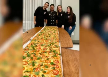 Pizza de 61 metros, a maior do Brasil, será distribuída de graça em Balneário Camboriú