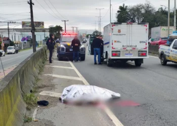 Homem morre atropelado ao tentar atravessar BR-280 em Guaramirim