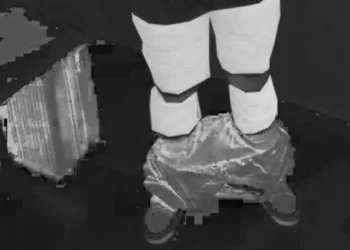 Jovem é preso em SC ao tentar embarcar com cocaína presa ao corpo rumo à França