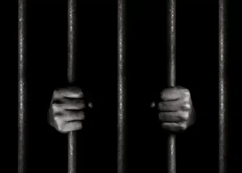 Ameaças, ofensas e prisão: visita de ex termina em delegacia em Timbó