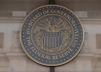 Inflação anual nos EUA se mantém em 2,7% em julho; comitê do FED se reunirá para decidir sobre as taxas de juros