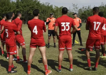 Elenco da Portuguesa se reapresenta no CT do Parque Ecológico