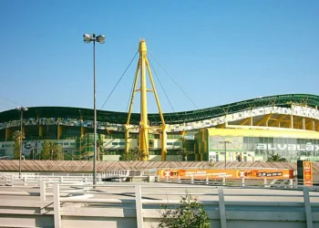 Sporting adquire espaço comercial Alvaláxia por 17 milhões