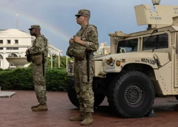 Cidade de Washington processa governo de Trump por tomar controle da polícia