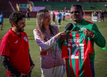 Lusa corrige registro e homenageia Capitão, recordista de jogos no clube