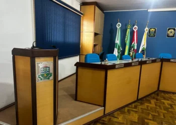 Segurança nas escolas, ensino integral e moção contra ministro do STF marcam sessão da Câmara de Apiúna