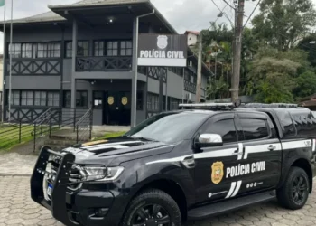 Polícia Civil cumpre mandados contra estelionatários que lesaram locadora de Blumenau em R$ 800 mil