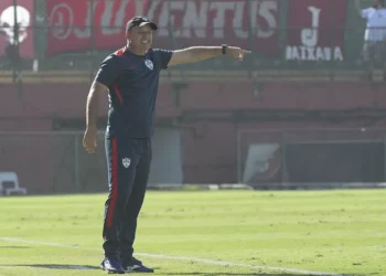 Lusa anuncia as saídas de Emerson e César