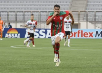 Em julgamento no STJD, Lusa evita punição a Eduardo Biazus