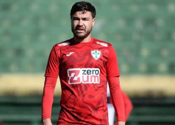 Cristiano aposta em postura e atitude para reverter placar na Série D