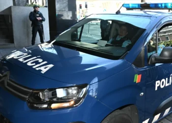 Homem internado após vandalizar mesquita na Amadora