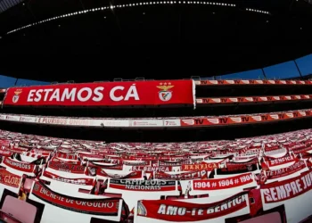 Benfica empresta Florentino ao Burnley com cláusula de compra obrigatória de 24 milhões