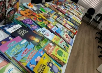 Rodeio investe R$ 60 mil em novos livros e celebra o trabalho dos profissionais da educação