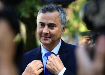 Há mil horários nas escolas sem professores atribuídos, diz ministro