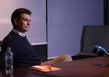 Presidente eleito da Bolívia viaja aos EUA para reparar relações e buscar ajuda financeira