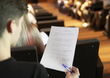 Caloiros no ensino superior diminuiram 10% e são este ano apenas 45 mil