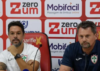 Treinador da Lusa revela conversas adiantadas por reforços e projeta saídas