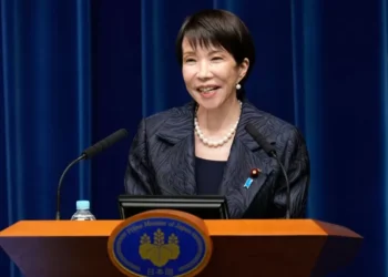 Quem é Sanae Takaichi, primeira mulher a ocupar o cargo de primeira-ministra do Japão