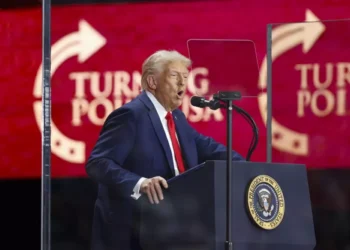 Trump convoca militares a combater ‘inimigo interno’ e promete endurecer Forças Armadas dos EUA