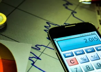 Mercado financeiro reduz previsão da inflação para 4,56% em 2025