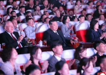 Coreia do Norte diz que realizou desfile militar com convidados de alto nível