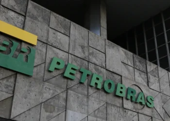 Petrobras anuncia R$ 2,6 bilhões para indústria naval na Bahia