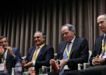 Governo mantém contribuição extraordinária sobre a banca em 2026 mas revoga adicional de solidariedade