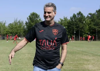 Bourgeois destaca processo de reconstrução da Portuguesa