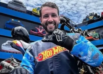 Piloto morre após acidente durante show de manobras radicais no Beto Carrero