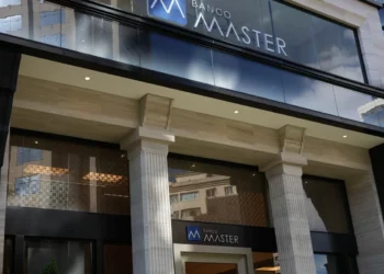 Especialistas alertam para golpes em ressarcimentos do Banco Master