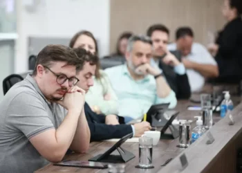 Câmara de Blumenau aprova mudanças em lei sobre estágio de alunos de Medicina da Furb