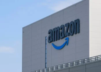 Amazon anuncia investimento de US$ 50 bi em infraestrutura de IA para governo dos EUA
