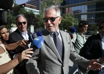 Armando Vara detido para cumprir pena de dois anos e meio de prisão